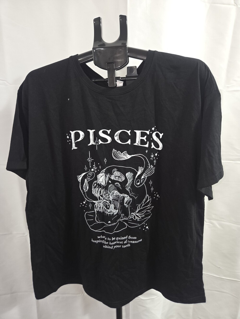 Chicyea Pisces Women's Black Graphic Tee Shirt XL